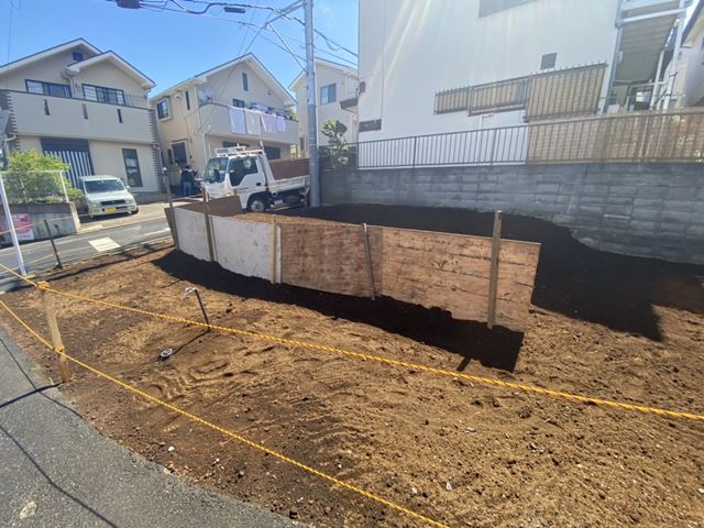 神奈川県高座郡寒川町の土留めブロック・土間・残土撤去処分後の様子です。